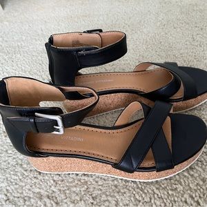 Platform sandals